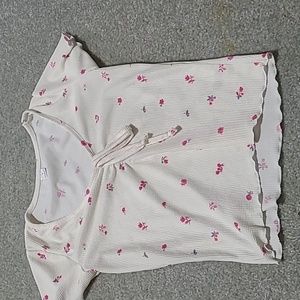 Whit shirt with pink flowers